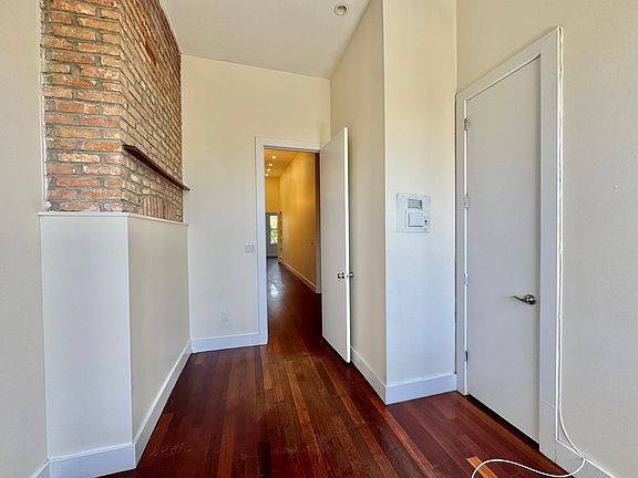 2nd image of 171 Stanhope St #2B
