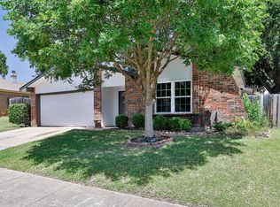 2128 Loma Verde Dr, Bedford, TX 76021