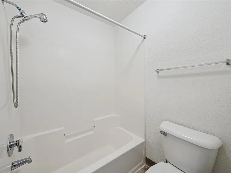 Two Bedroom (Classic) - 2 Bed / 2 Bath - 897 Sq.Ft.