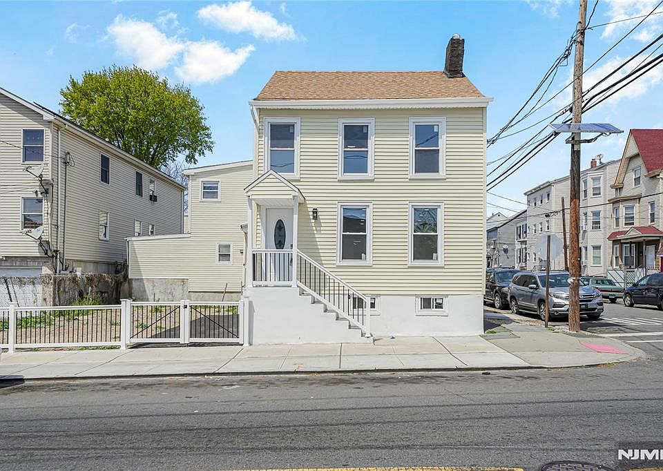 1st image of 171 20th Ave