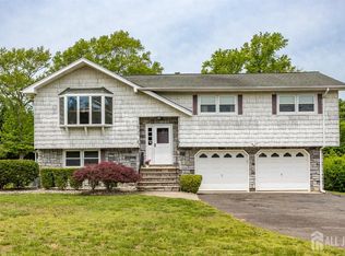 23 Little Brook Ln, Monroe Township, NJ 08831