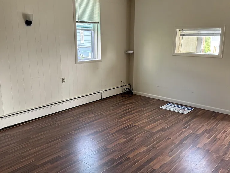 332 Fair St — Photo 6