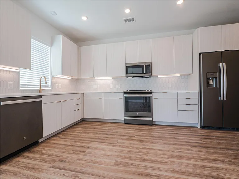 4802 S Congress Ave #515 — Photo 26