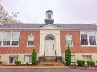114 Huckleberry Hill Rd APT B, Avon, CT 06001