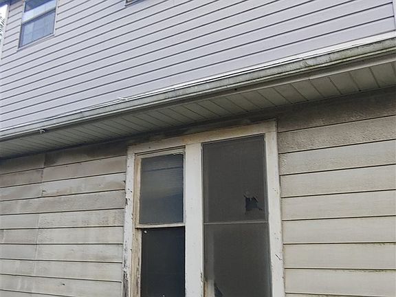 3rd image of 339 W Gulfway Dr