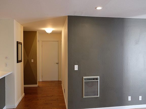 5th image of 250 Whitmore St APT 205