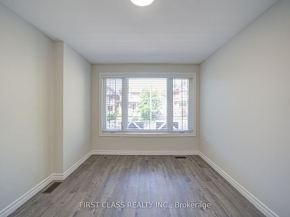 5th image of 427 Leslie St