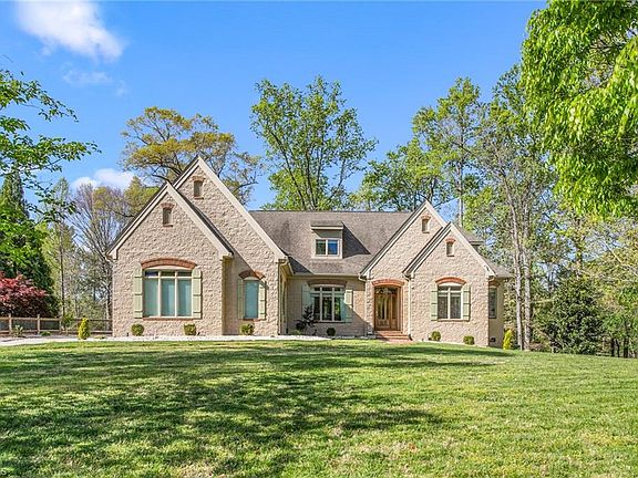 2nd image of 6699 Fegan Rd