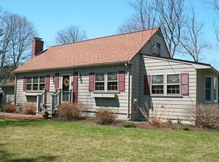 10 Curve St, Medfield, MA 02052