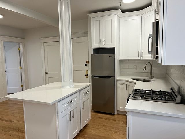 1st image of 121 Park Dr APT 33
