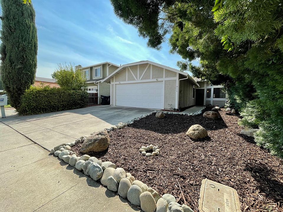 1st image of 914 Brierglen Way