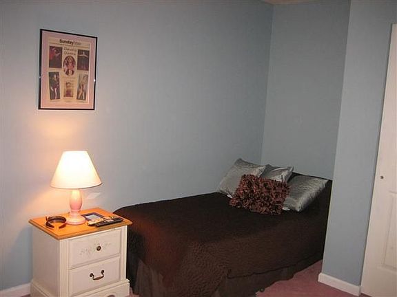 4th image of 60 Michelle Dr
