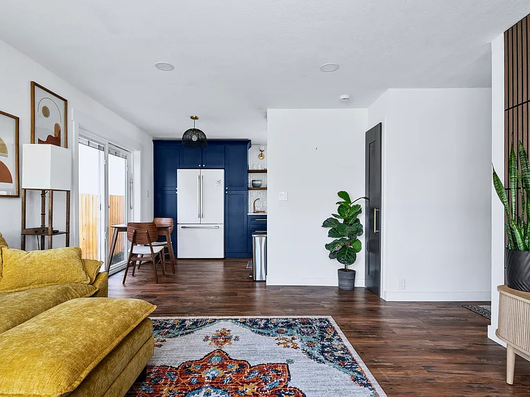 1309 W Melrose St — Photo 6