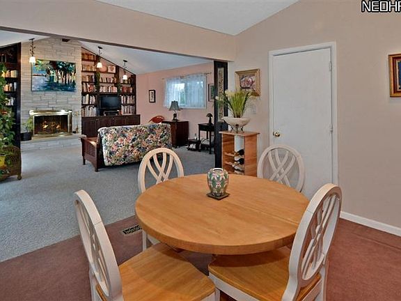 5th image of 21730 Hilliard Blvd