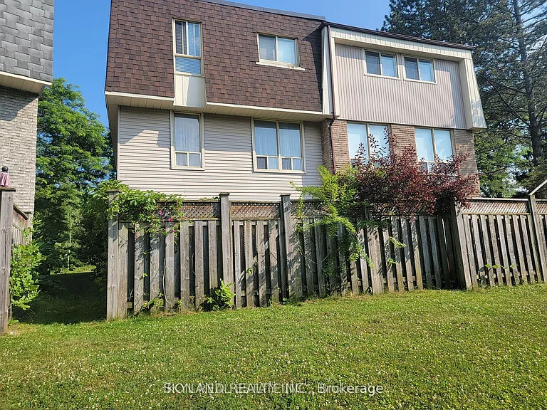 98 Henderson Dr — Photo 13