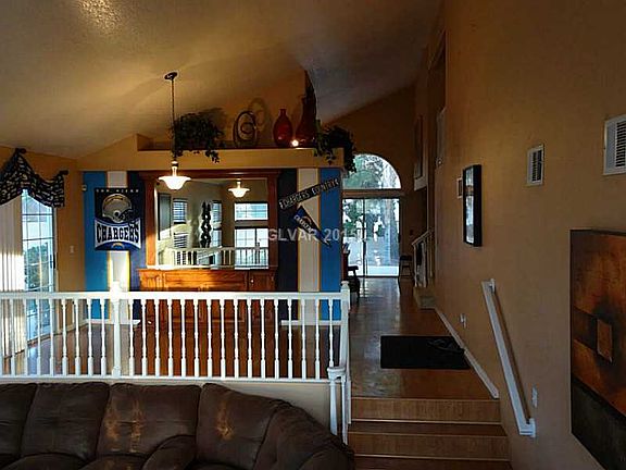 3rd image of 4404 N Pioneer Way