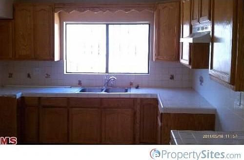 4th image of 1594 E 45th St