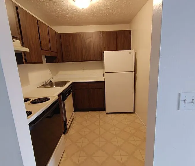 127 Fox Hill Ln #L — Photo 4