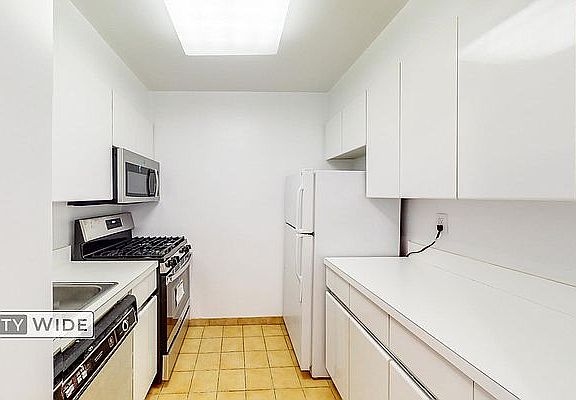 3rd image of 436-442 E 81st St #4H