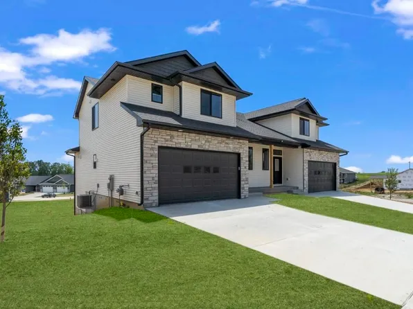 922 Prairie View Dr, West Branch, IA 52358