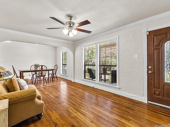 2nd image of 830 Overhill