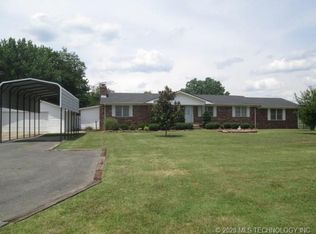 912 N County Line Rd E, Fort Gibson, OK 74434