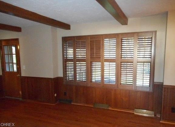 3rd image of 8089 Maplegrove Ave