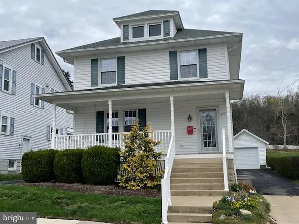 369 W 5th St, Lewistown, PA 17044