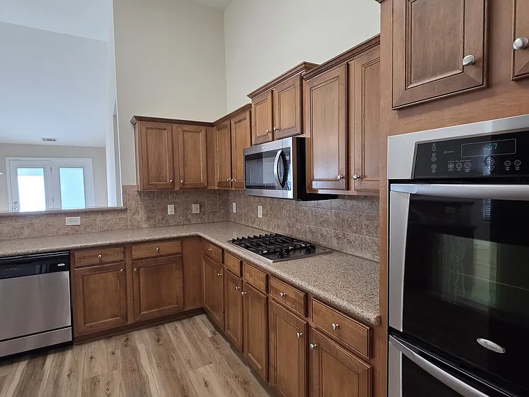 4213 Brentwood Dr — Photo 11