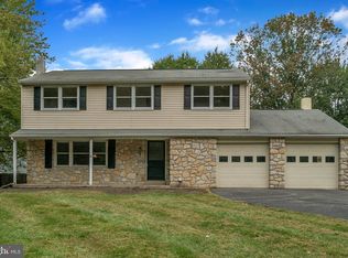 1430 Sandys Ln, North Wales, PA 19454