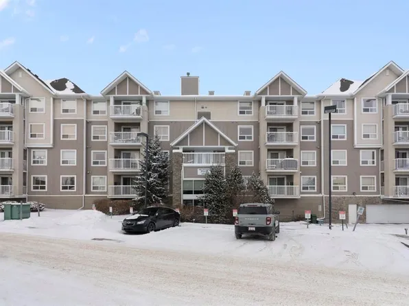 128 N Centre Ave #301, Cochrane, AB T4C 2K5
