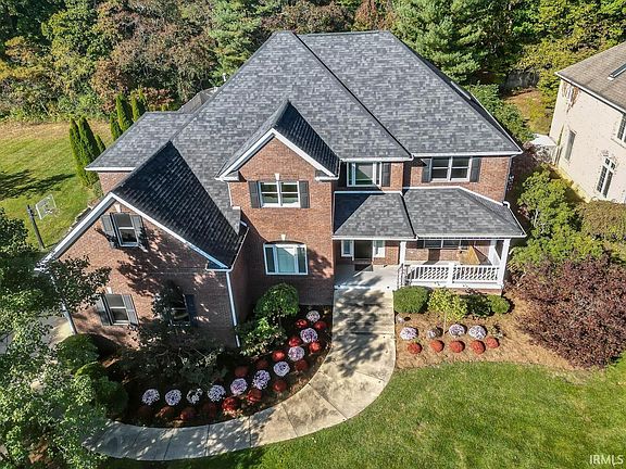 3rd image of 2908 S Dale Ct