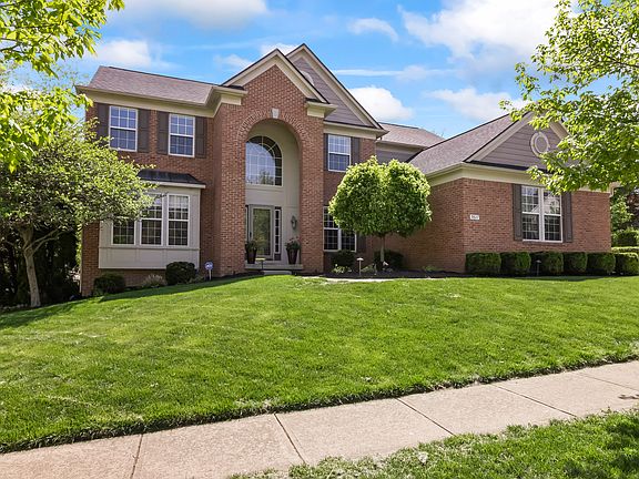 3rd image of 9827 Belcrest Ln