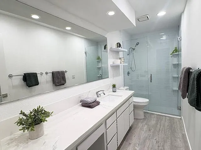 874 N Village Sq — Photo 14