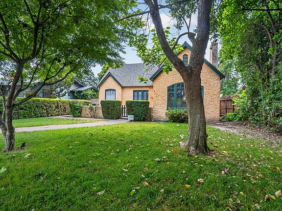 3rd image of 805 W Noble Avenue