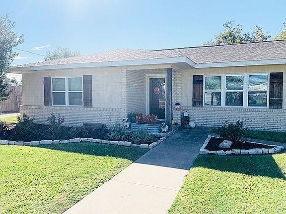 2nd image of 505 Park Dr