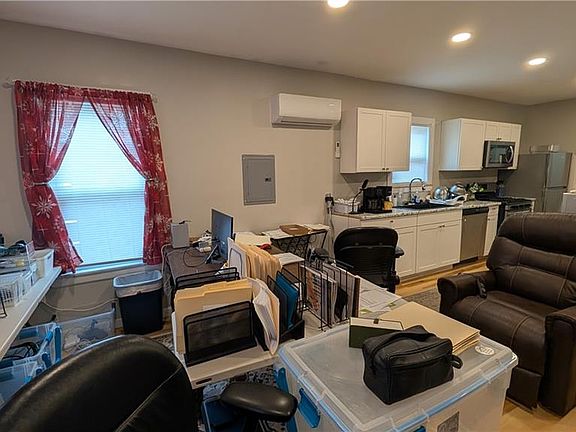 4th image of 155 Purchase St