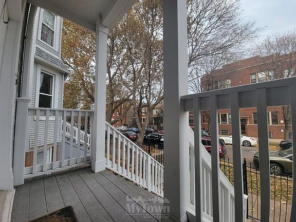 2nd image of 2121 W Berteau Ave APT 1