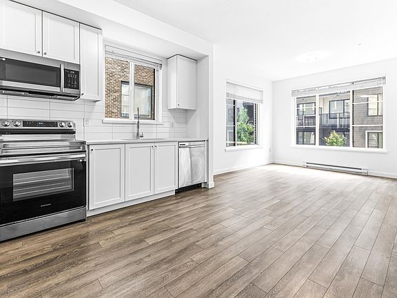 3rd image of 15815 85th Ave #206