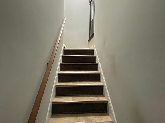2nd image of 1345 W 114th St #Up