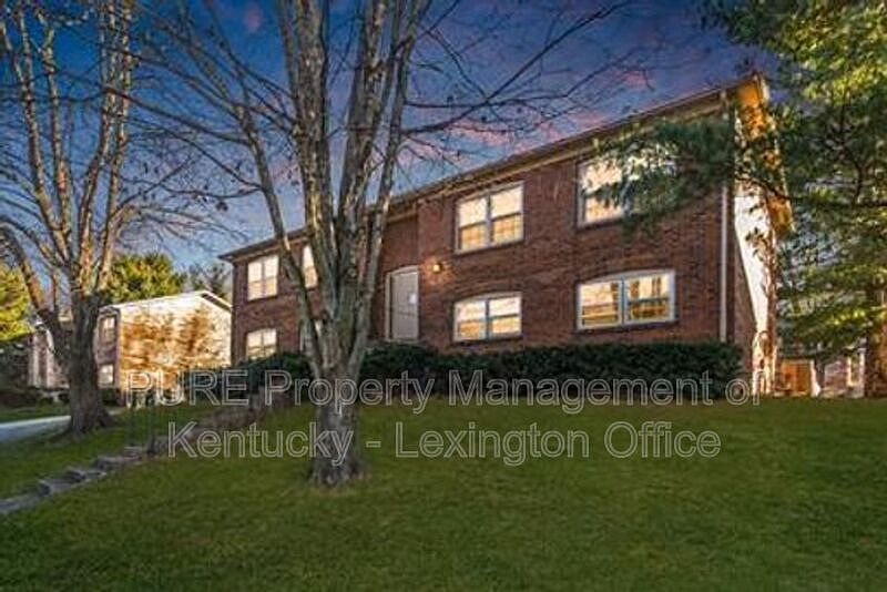 1st image of 3736 Camelot Dr #C