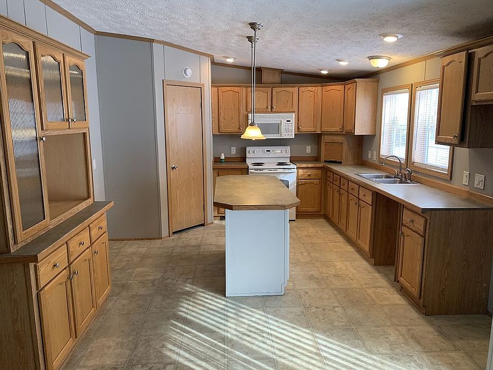 1st image of 257 Clubhouse Dr