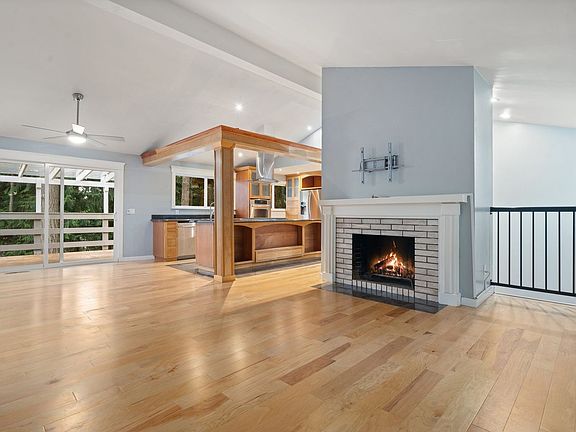 4th image of 2073 NE Norrland Ct
