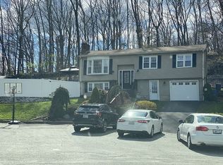 1 Raymond St, Lincoln, RI 02865