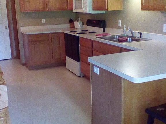 Kitchen - additional view