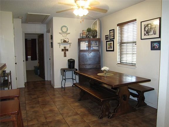 5th image of 833 Green Valley Cir E