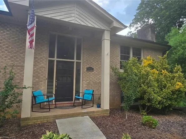 192 Queens Ct, Clemmons, NC 27012