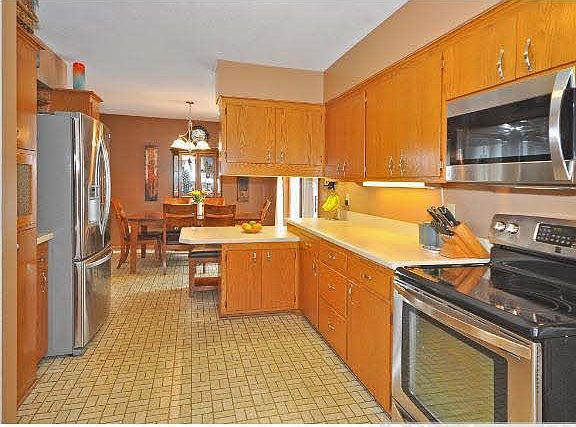 2nd image of 8132 Sunkist Boulevard