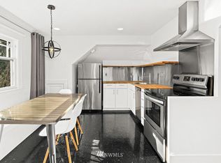 1122 E John St APT B, Seattle, WA 98102