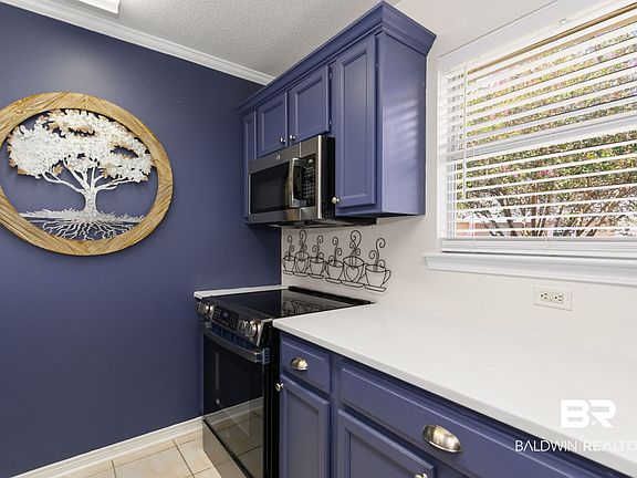 5th image of 9388 Villas Dr
